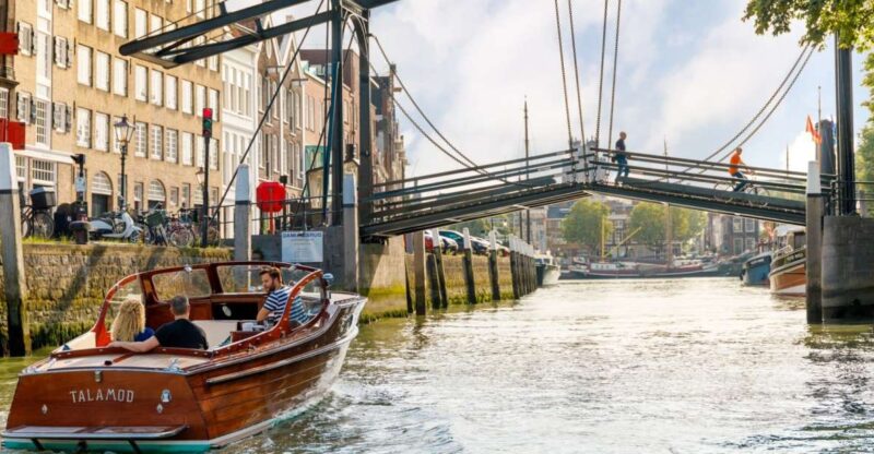 Dordrecht: City Walking Tour with Boat Ride - Discover Dordrecht’s Iconic Landmarks on Foot