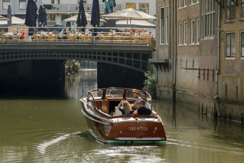 Dordrecht: City Walking Tour with Boat Ride - Practical Information: Duration, Cancellations, and Flexibility