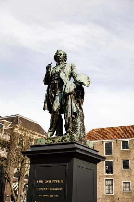 Dordrecht: Street Art Tour - Discovering Dordrecht’s Murals and Statues