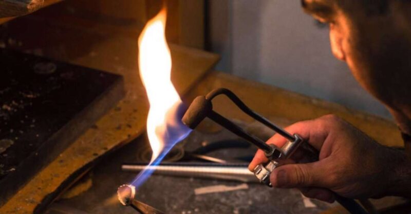 Dorgali: visit a goldsmith's lab of the Sardinian filigree - The Art of Sardinian Filigree Jewelry