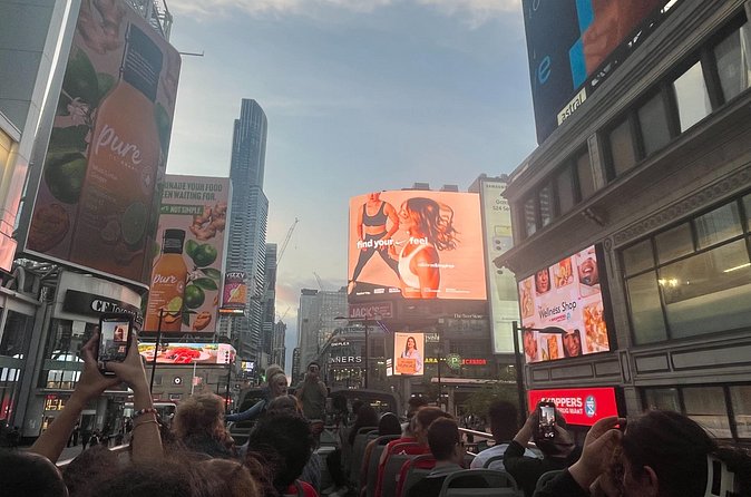 Double Decker Night Tour - Accessibility and Group Size