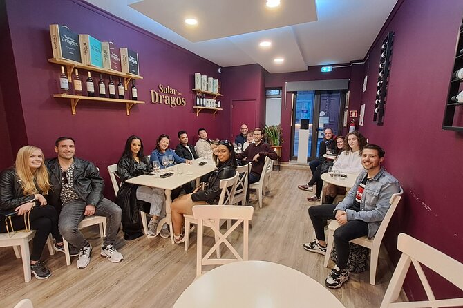 Douro and Port Wine Tasting in Vila Nova de Gaia - Location and Meeting Point at Solar dos Dragos in Vila Nova de Gaia