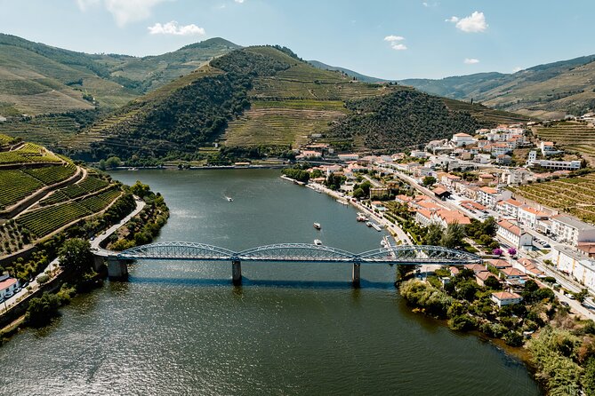 Douro Luxury - Douro Private Cruise with Premium Winery and Restaurant - Exploring Pinhão and Its Iconic Blue Tiles