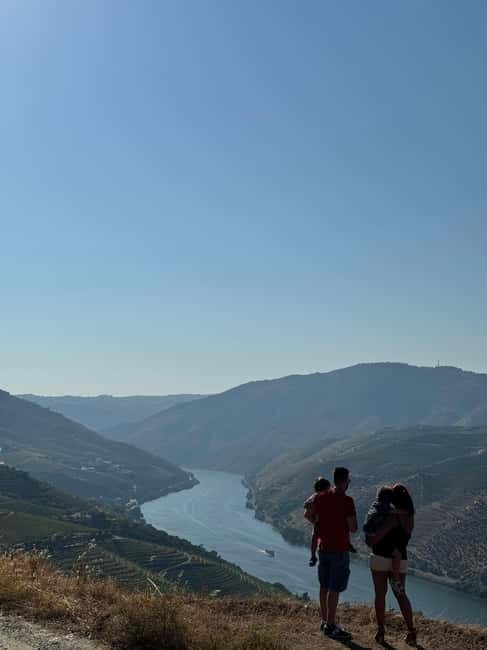 Douro offroad experience: visit to a winery and a picnic - Logistics and Group Details