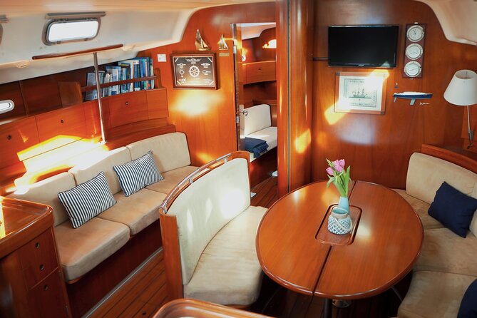 Douro Sunset Sailboat Experience in Porto - The Expertise of the Guides