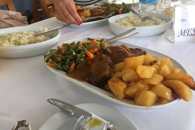 Douro Valley and Régua Panoramic Cruise with Lunch from Porto - Onboard Dining: Traditional Portuguese Cuisine