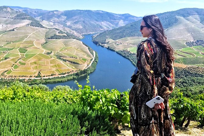 Douro Valley-Expert Guide-Boat-Lunch-Tastings Premium Service - Starting Point and Duration