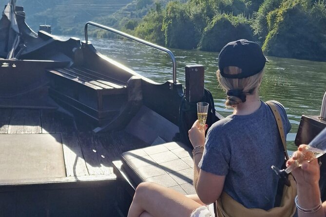 Douro Valley-Expert Guide-Boat-Lunch-Tastings Premium Service - Lunch at a Local Pinhão Restaurant