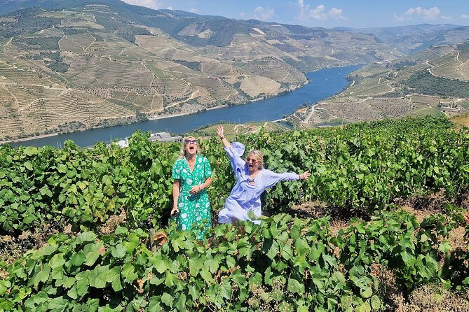 Douro Valley-Expert Guide-Boat-Lunch-Tastings Premium Service - Exploring Foz do Rio Tedo