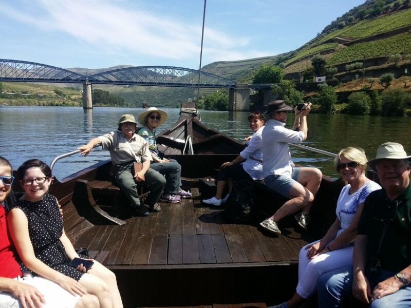 Douro Valley-Expert Guide-Boat-Lunch-Tastings PremiumService - Visit to Pinhão: A Quintessential Douro Town