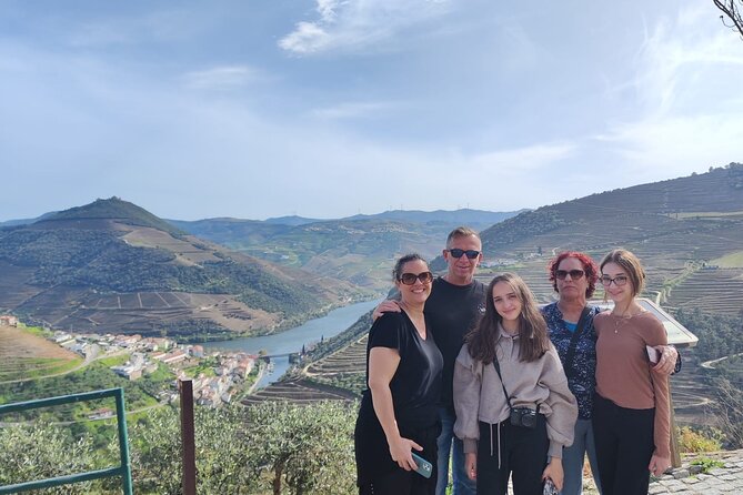 Douro Valley full experience with limited small group - Quinta da Pitarrela: A Tranquil Vineyards Visit