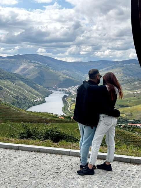 DOURO VALLEY: Premium Wine Tour, Winery Lunch & Private Boat - Key Points