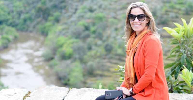 Douro Valley Private Tour - Lunch with Vineyard Views in Pinhão