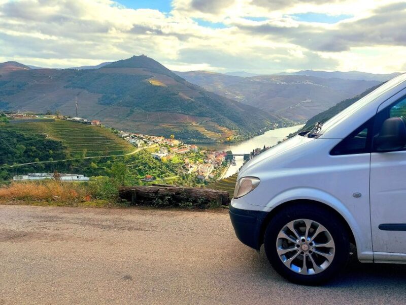 Douro Valley private tour & wine experience including lunch - Lunch Featuring Regional Delicacies and Douro Wines