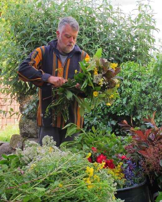 Douro Valley: Traditional Cooking Class, Farm Tour and Lunch - Experience a Family Farm Tour at Quinta de Louredo