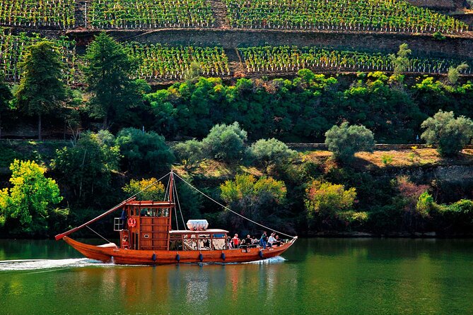 Douro Valley Wine Tour: Local Food & Wine Experience Small Group - Return to Porto with a Final Stop