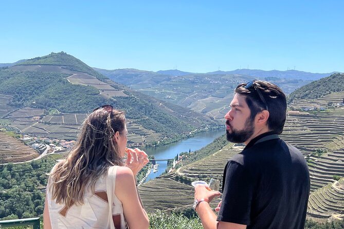 Douro Valley Wine Tour with Tastings, Boat Ride & Lunch - Visiting Quinta da Rêoda: Port and Wine Tastings