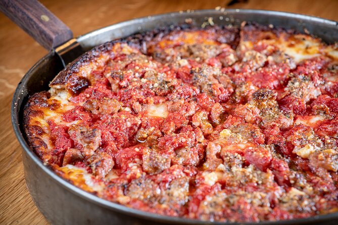 Downtown Chicago Walking Pizza Tour - The Role of the Guide and Tour Pacing