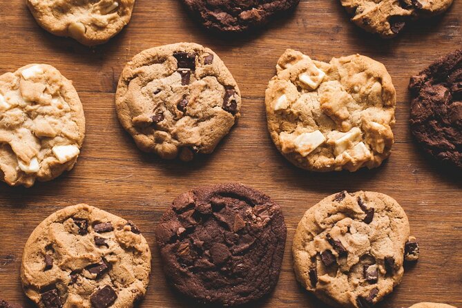 Downtown Dallas Walking Food Tour History and Cocktail Package - Stop at Dealey Plaza and the Sixth Floor Museum