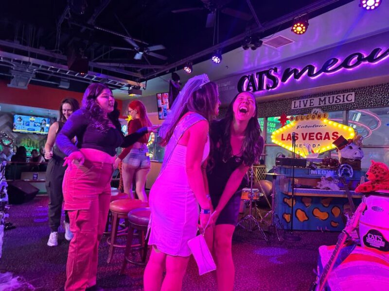 Downtown Las Vegas: Bar Crawl on Fremont St. - Exploring Fremont East Entertainment District at Commonwealth