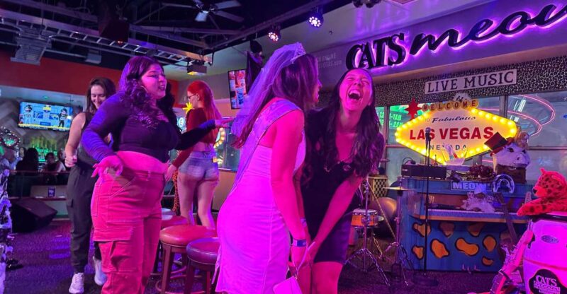 Downtown Las Vegas: Bar Crawl on Fremont St. - Flexibility and Booking