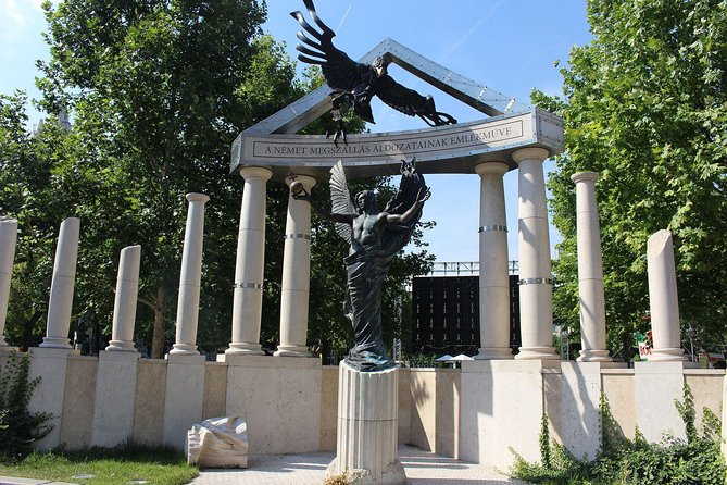 Downtown Pest Walking Tour - Inside the Basilica with the Relic of King St. Stephen