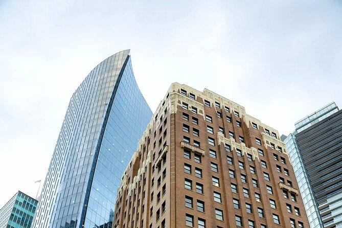 Downtown Vancouver Sinners and Sweets Tour With VIP Access - Engaging and Knowledgeable Guides