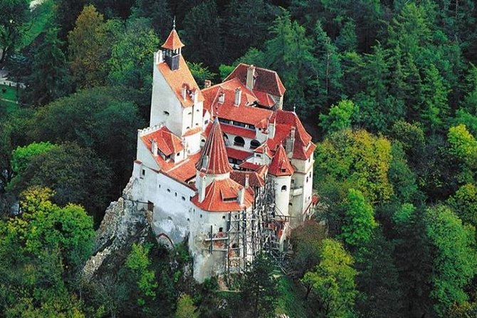 Dracula and Peles Castles Premium Tour with Hotel pick-up - From Bucharest to the Prahova Valley and Transylvania