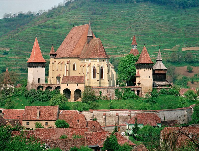 Draculas Castle & Sighisoara 2-Day Tour from Bucharest - Key Points