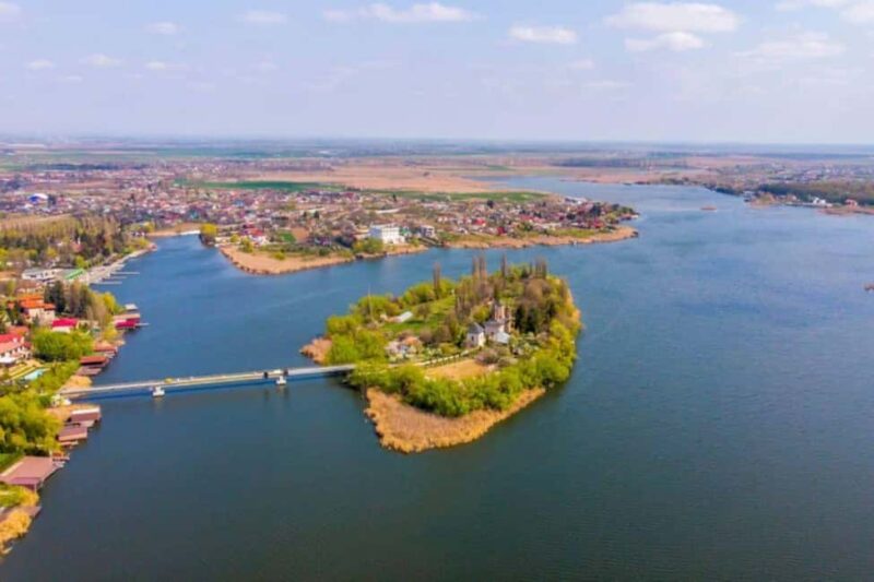 Dracula's Tomb, Order of Discalced Monks and Palace Tour - Discovering Mogosoaia Palace’s Architectural Splendor