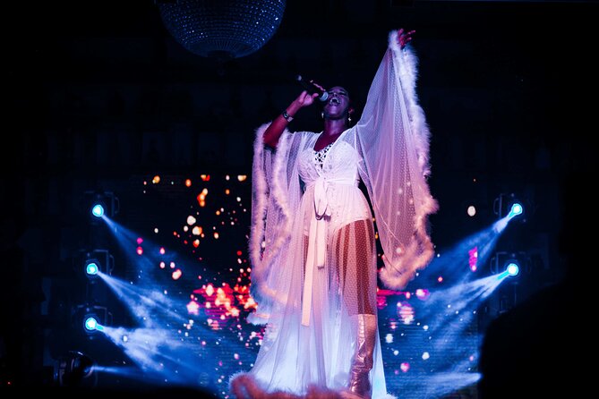 Dragaret Live Music and Dance Show in Cancun - Key Points