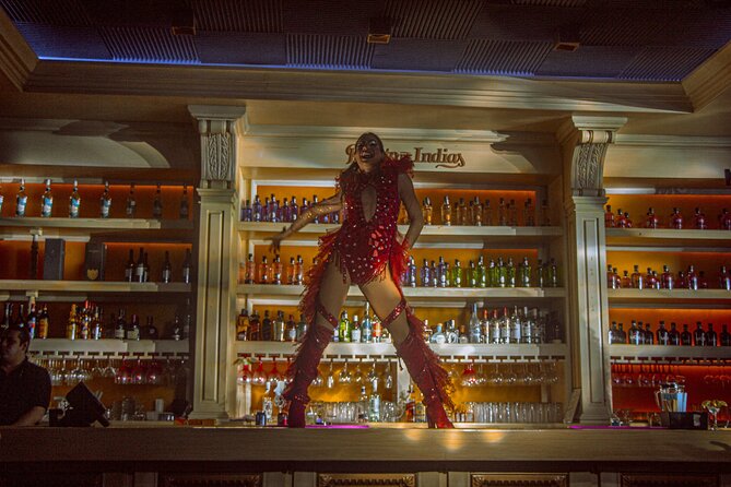 Dragaret Live Music and Dance Show in Cancun - Drinks and Service Quality