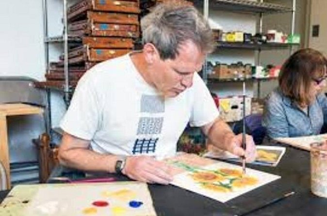 Drawing and Painting Class with Anna - Duration, Group Size, and Practical Details