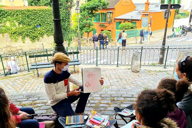 Drawing workshop / creative notebook during an unusual walk in Montmartre - Exploring Rue Lepic and the Moulins de Montmartre