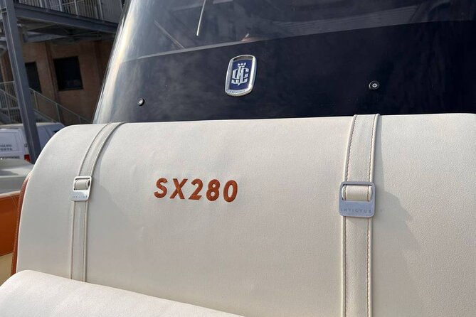 Dreamer tour(1 H) boat Invictus - Discover Lake Como on the Invictus 280SX with Frank