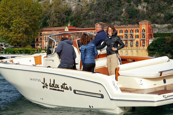 Dreamer tour(1 H) boat Invictus - Villa Taverna’s Panoramic Views and Noble Heritage