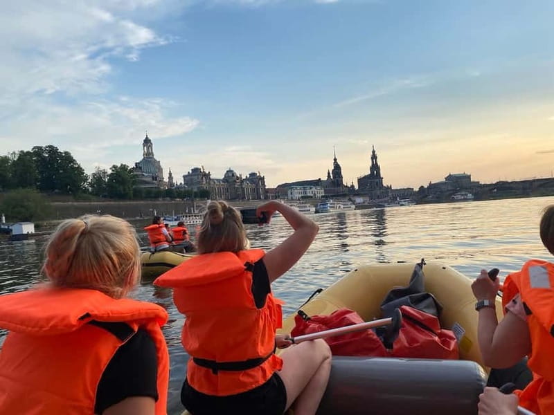 Dresden: Boat tour - in a rubber dinghy from Pillnitz to Dresden - Discover Dresden from the Water in a Rubber Dinghy
