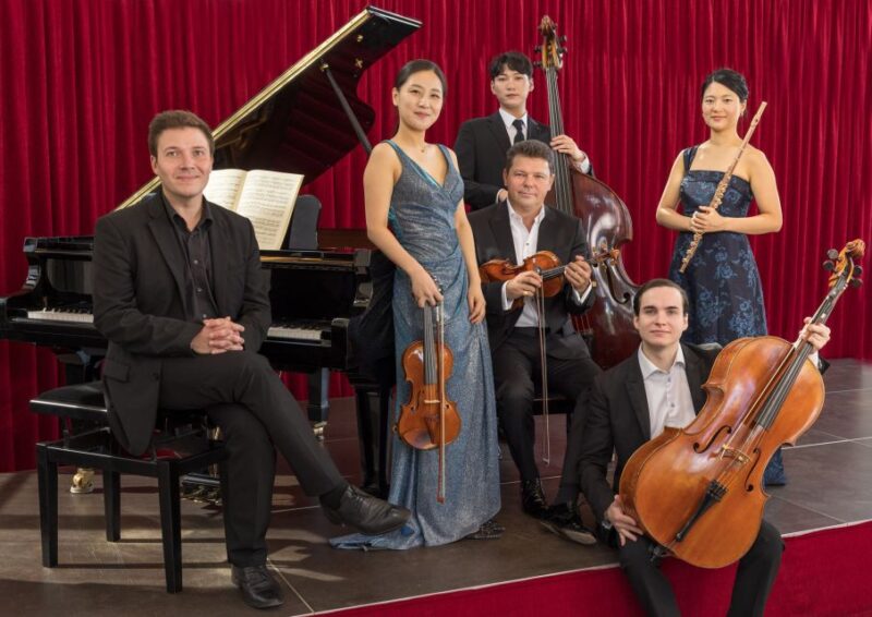 Dresden: Festive Christmas Concert in the Zwinger - The Program Featuring Vivaldi, Bach, and Mozart