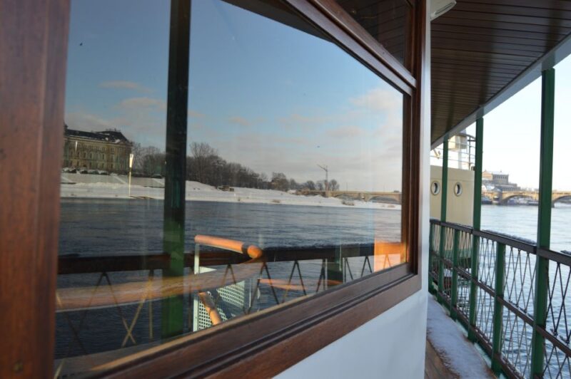 Dresden: Paddle Steamer Winter Cruise to Pillnitz - Blue Wonder Bridge and Snowy River Views