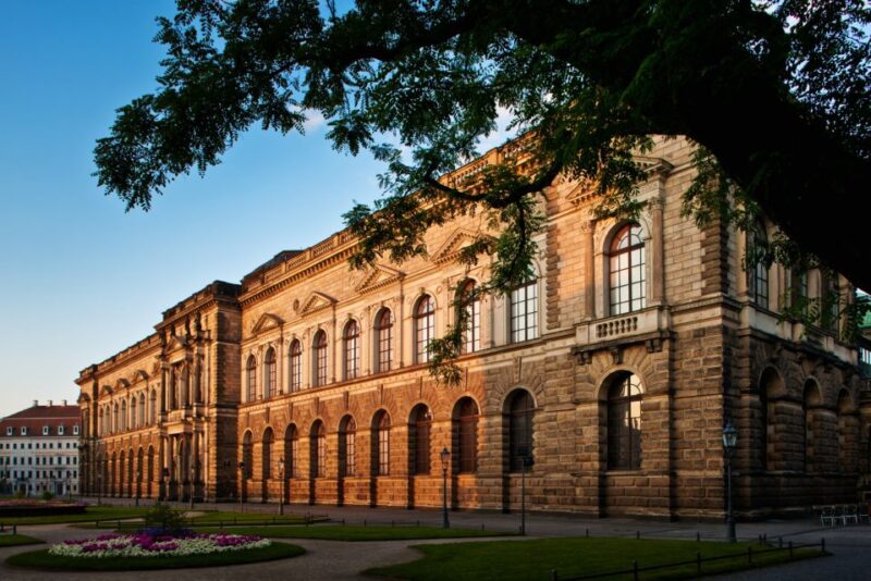 Dresden: Semperoper and Old Town Tour - Practical Details: Meeting Point and Accessibility