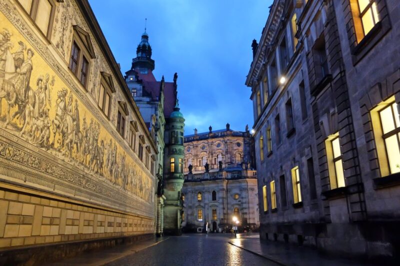 Dresden: Shared Small Group Walking Tour in English - Passing by Dresden Castle and the Fürstenzug