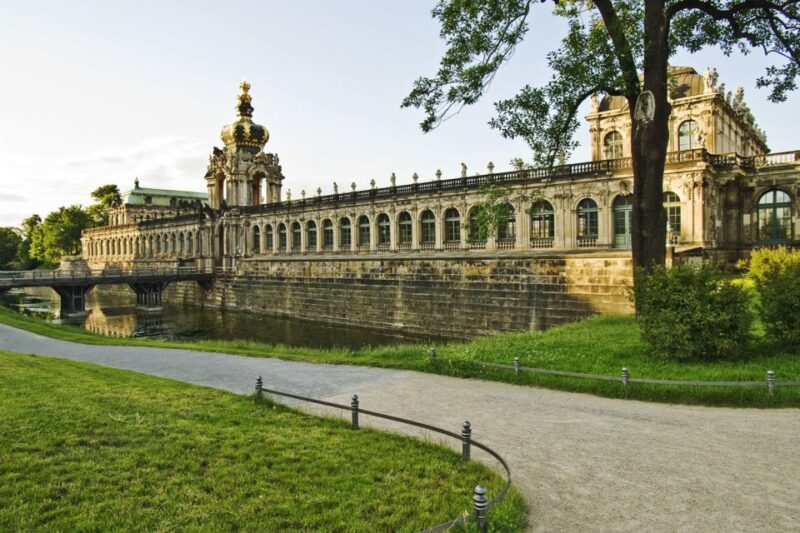 Dresden: Smile Tour with Prosecco - The Charm of Dresden’s Historic Buildings and Landmarks