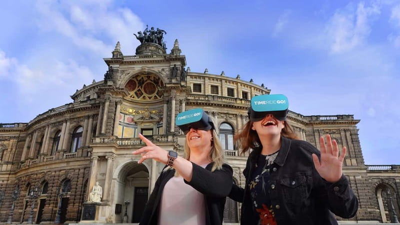 Dresden: Walking Tour with Virtual Reality elements - Starting at Taschenberg 3: Meet the Guide and Prepare for the Tour