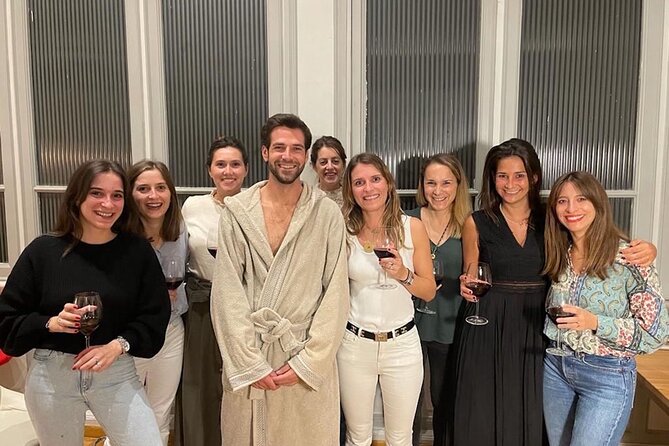 Drink & Draw in 17th century palace with Gorgeous Nude Male Model - Group Sizes and Booking Details