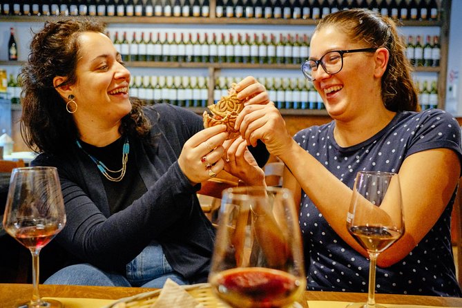 Drinks & Bites in Bologna Private Tour - Historic Highlights: Finestrella and Palazzo del Podestà