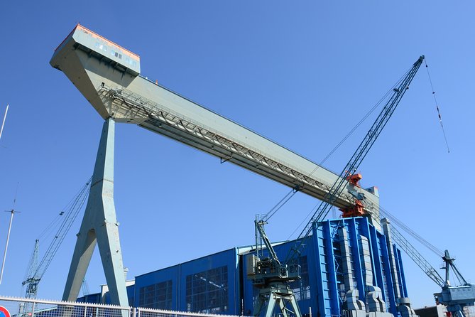 Driverguide Tour Hamburg - Comfortable Transport and Expert Guide Service