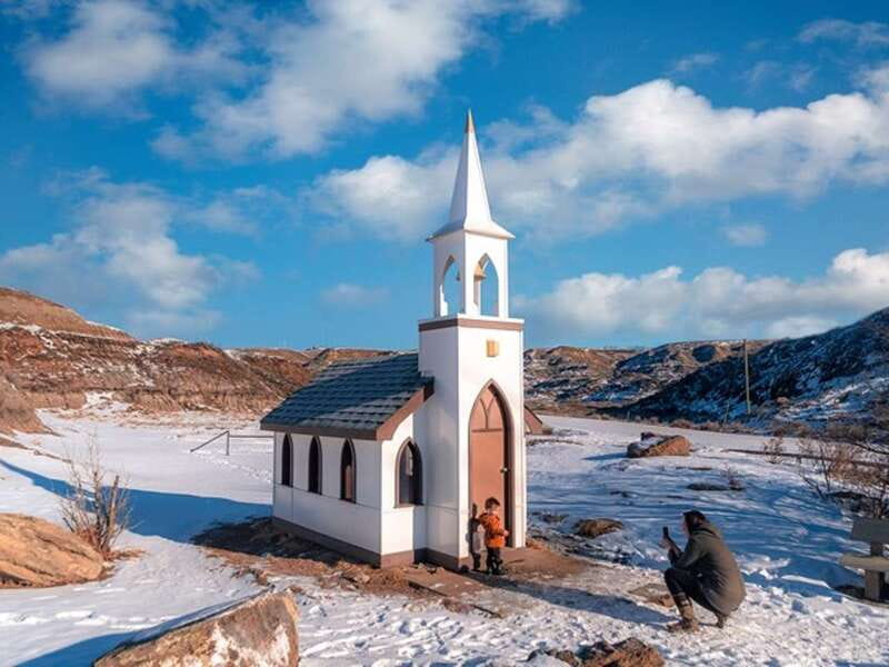 Drumheller: Bad Land & Dinosaur Museum Tour from Calgary - Starting Point and Tour Duration in Calgary