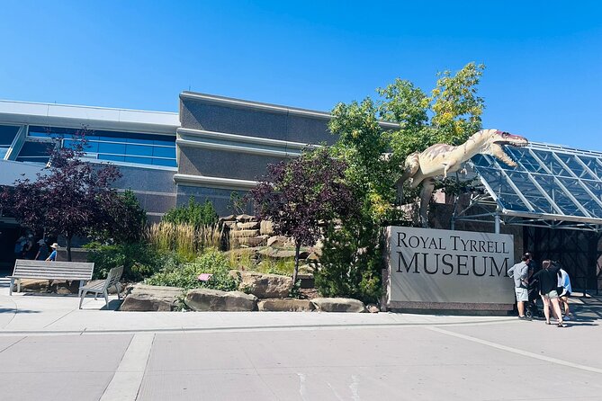 Drumheller Day Trip Museum, Dinosaurs and Historic Sites - The Royal Tyrrell Museum’s Extensive Fossil Collection