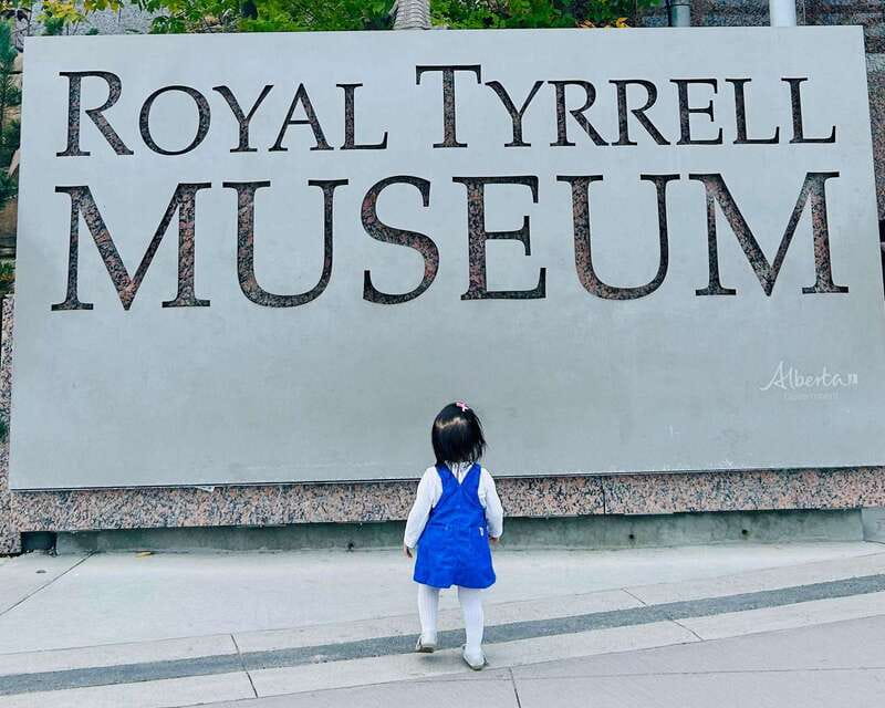Drumheller Full-day Private Sightseeing Tour - Visiting the Royal Tyrrell Museum: Canada’s Dinosaur Showcase