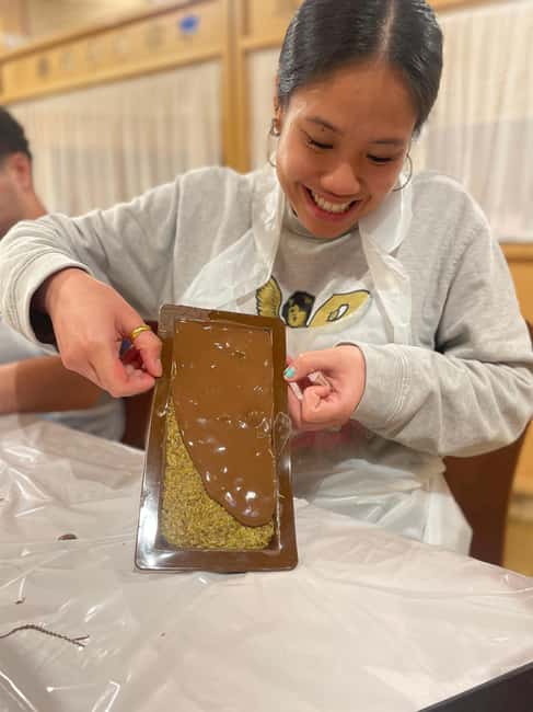 Dubai: Chocolate Bar Making class - Location and Practical Details